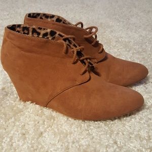 Qupid Wedge Ankle Boot Tan sz 9